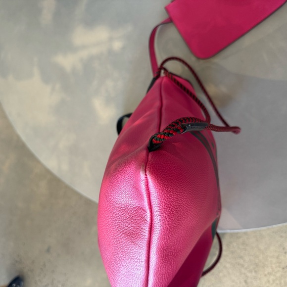 Gucci Pink Leather Printed Drawstring Backpack Bag - Picture 4 of 9